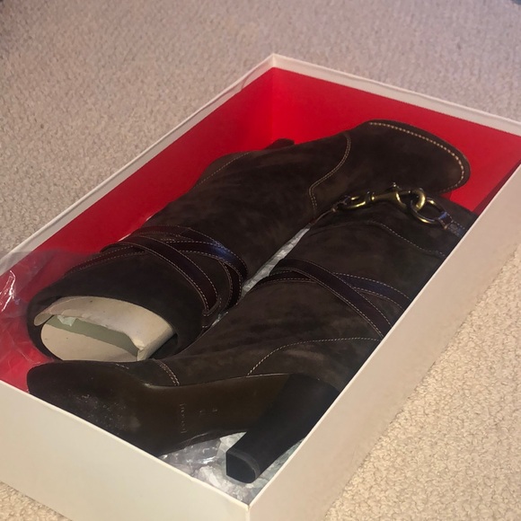 Boots - Picture 6 of 8